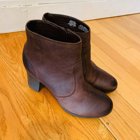 Women's ROCKPORT Brown Leather Zip Up Ankle Boots Booties Size 9 M - Picture 4 of 16